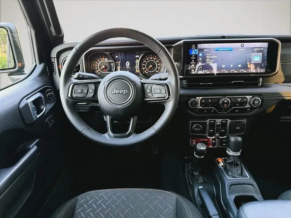2025 Jeep JT Gladiator - Image 20 of 20