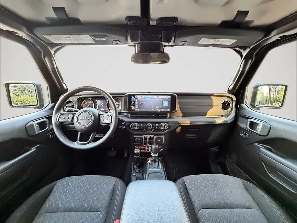 2025 Jeep JT Gladiator - Image 19 of 20