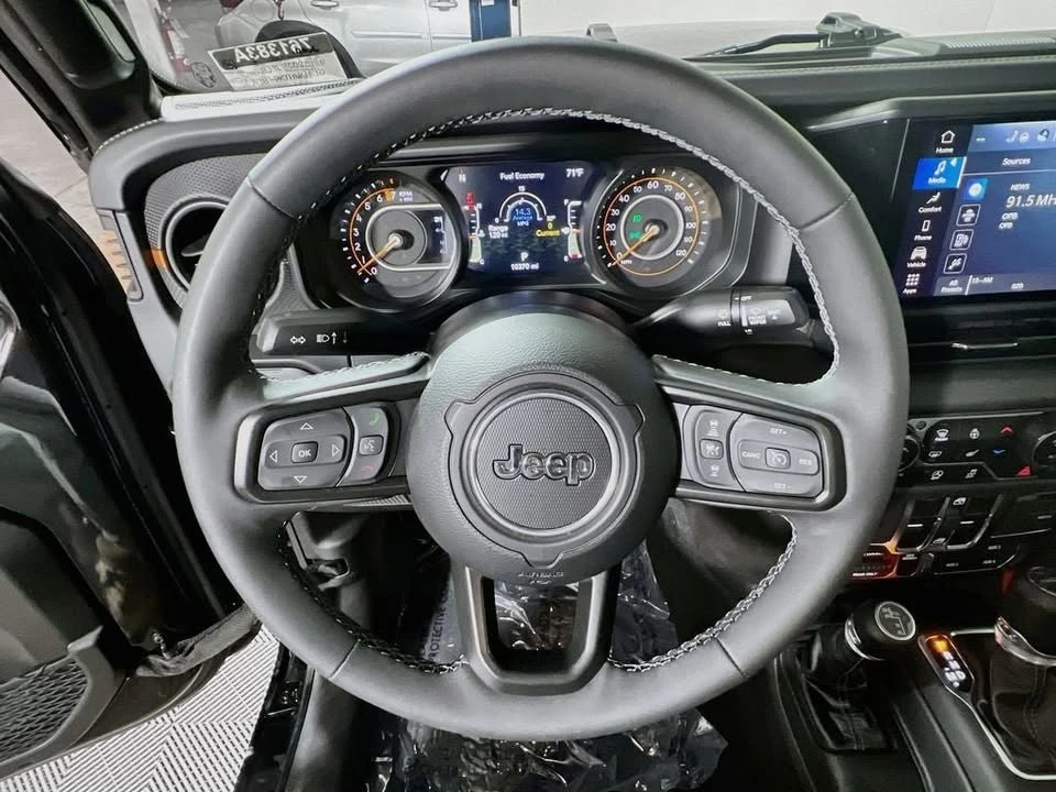 2025 Jeep JT Gladiator - Image 10 of 19