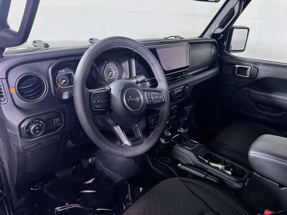 2025 Jeep JT Gladiator - Image 9 of 19