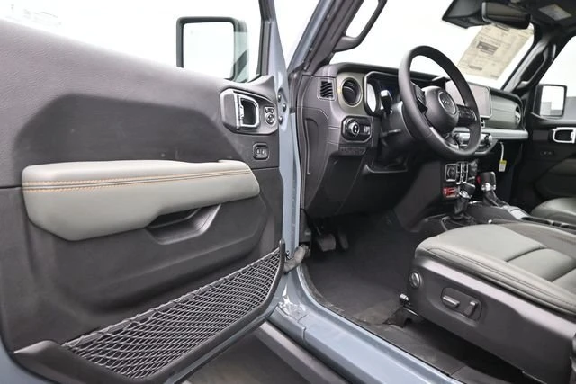 2025 Jeep JT Gladiator - Image 4 of 20