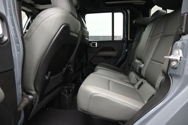 2025 Jeep JT Gladiator - Image 9 of 20