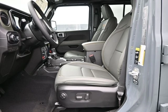 2025 Jeep JT Gladiator - Image 5 of 20