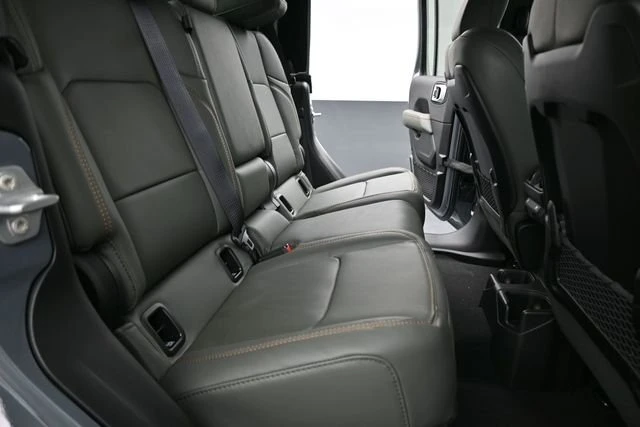 2025 Jeep JT Gladiator - Image 11 of 20