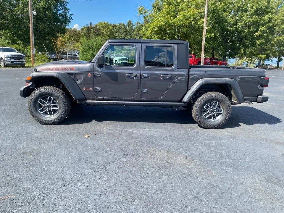 2025 Jeep JT Gladiator - Image 8 of 12