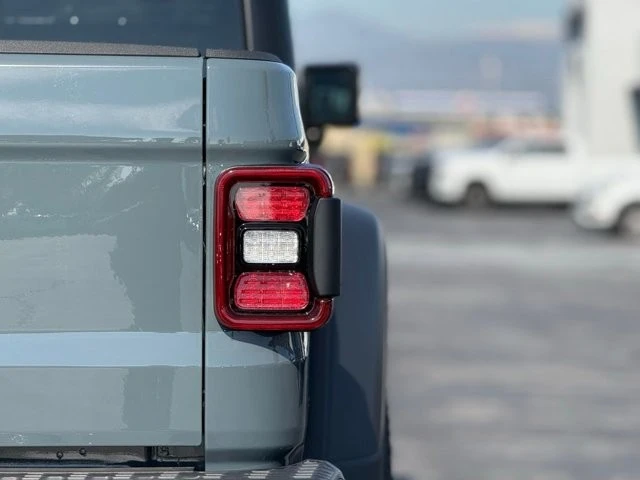 2025 Jeep JT Gladiator - Image 10 of 12