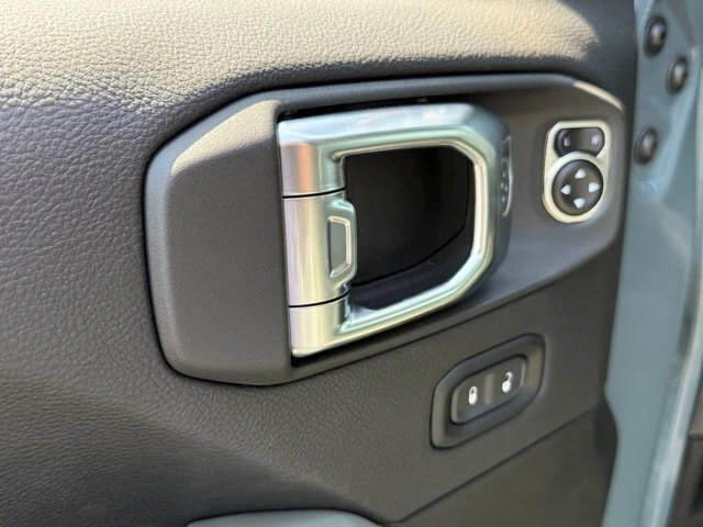 2025 Jeep JT Gladiator - Image 12 of 12