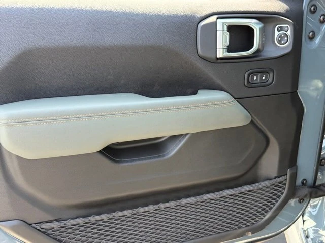 2025 Jeep JT Gladiator - Image 11 of 12