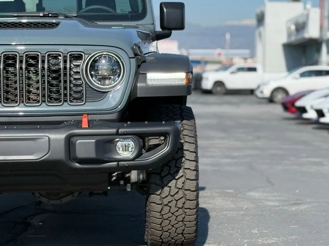 2025 Jeep JT Gladiator - Image 4 of 12