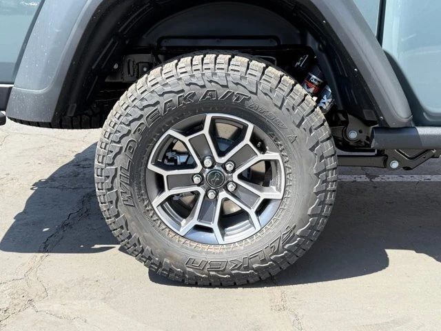 2025 Jeep JT Gladiator - Image 10 of 12