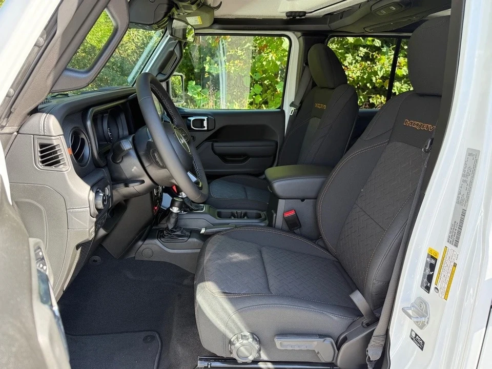 2025 Jeep JT Gladiator - Image 15 of 21