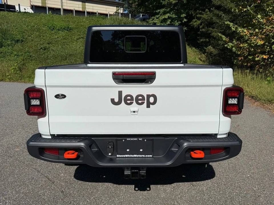 2025 Jeep JT Gladiator - Image 8 of 12