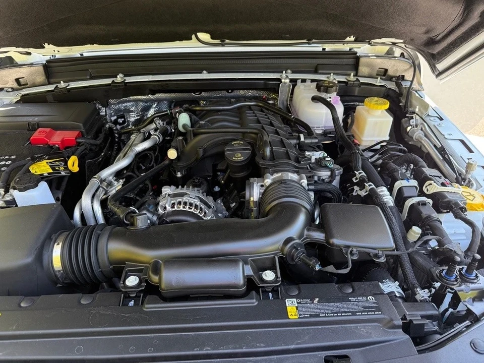 2025 Jeep JT Gladiator - Image 13 of 21