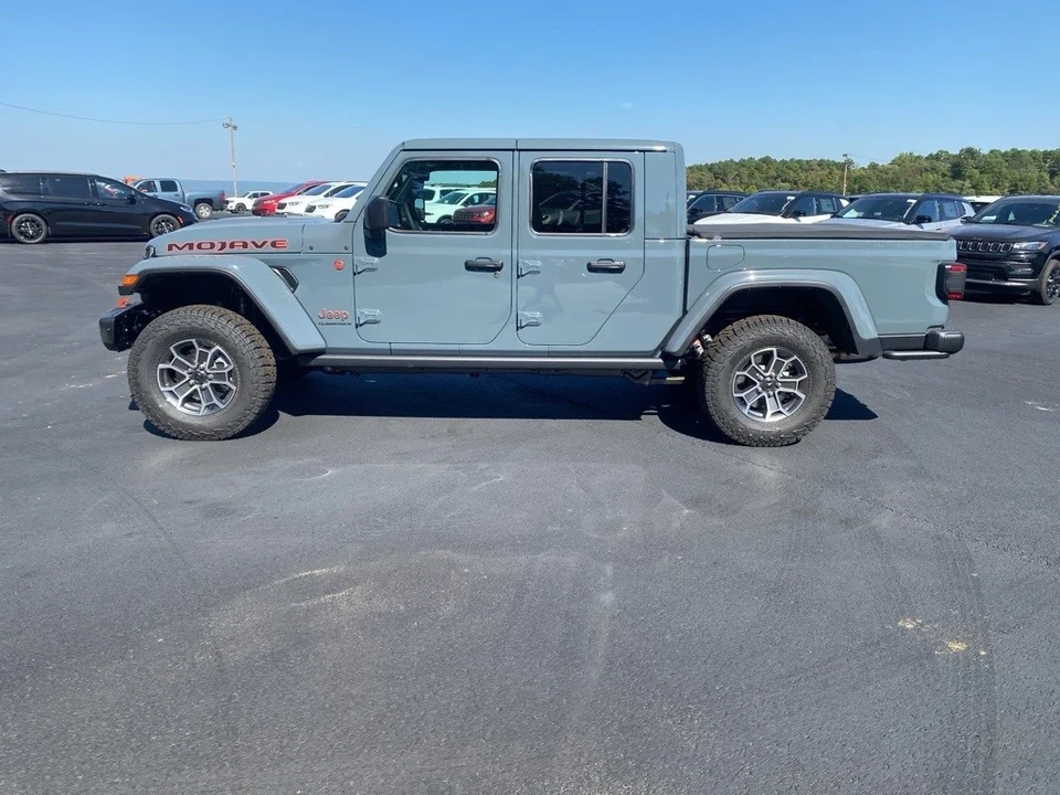 2025 Jeep JT Gladiator - Image 8 of 12