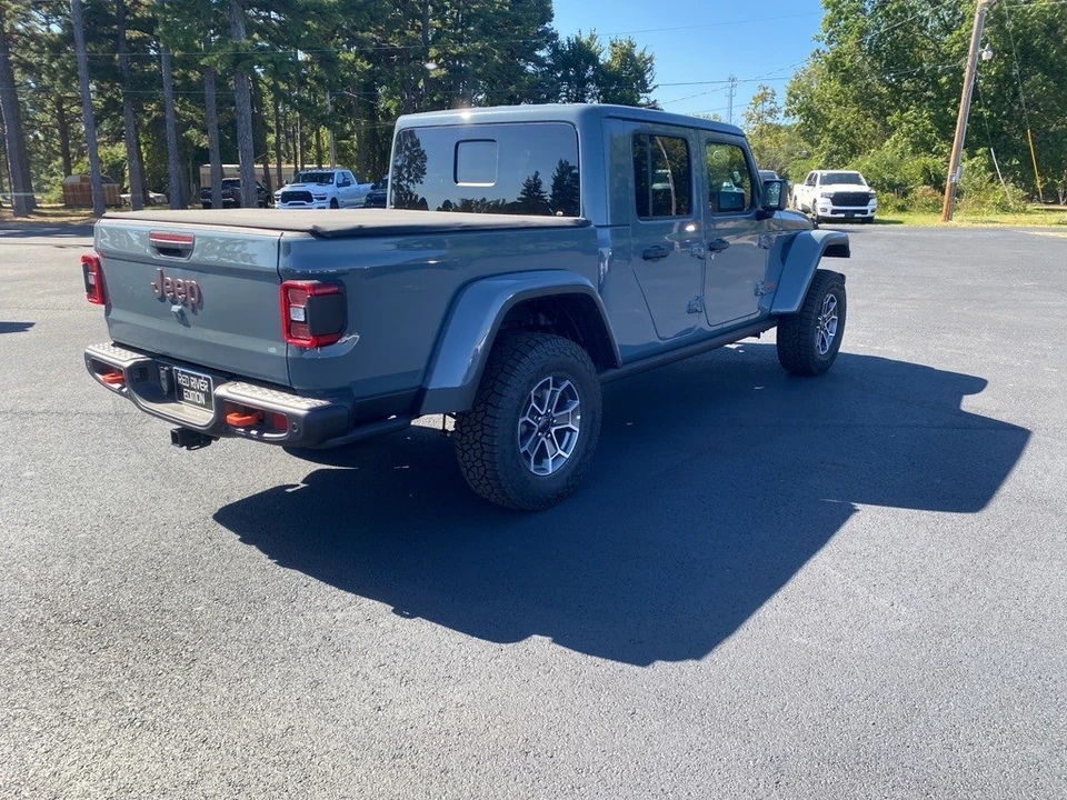 2025 Jeep JT Gladiator - Image 5 of 12