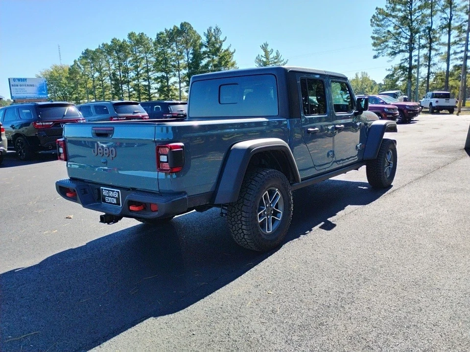 2025 Jeep JT Gladiator - Image 5 of 12