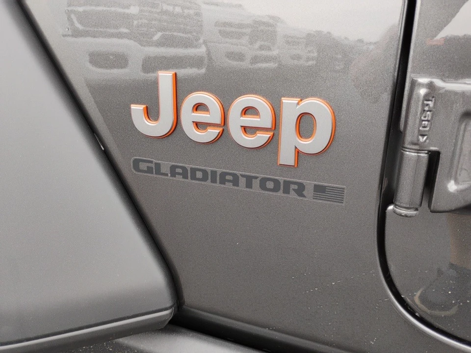 2025 Jeep JT Gladiator - Image 10 of 12