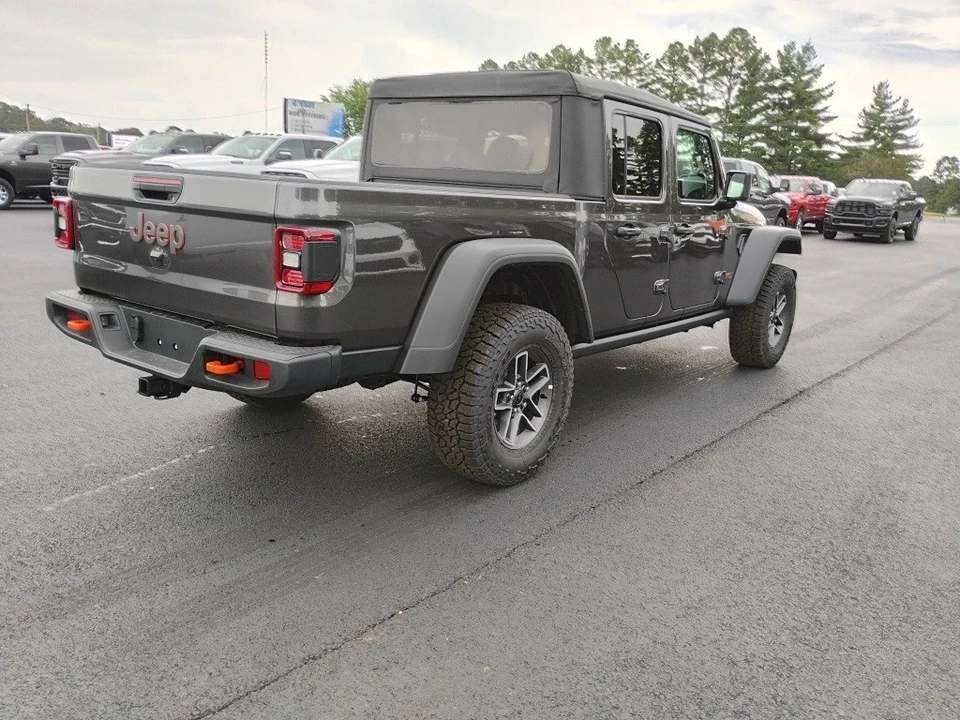 2025 Jeep JT Gladiator - Image 5 of 12