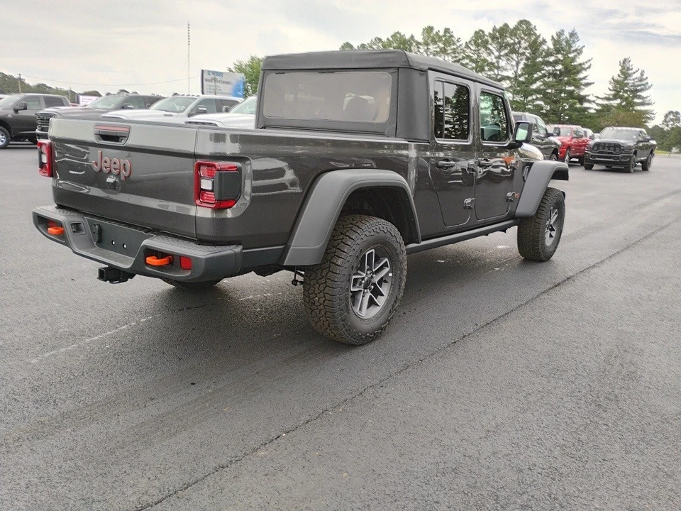 2025 Jeep JT Gladiator - Image 5 of 12