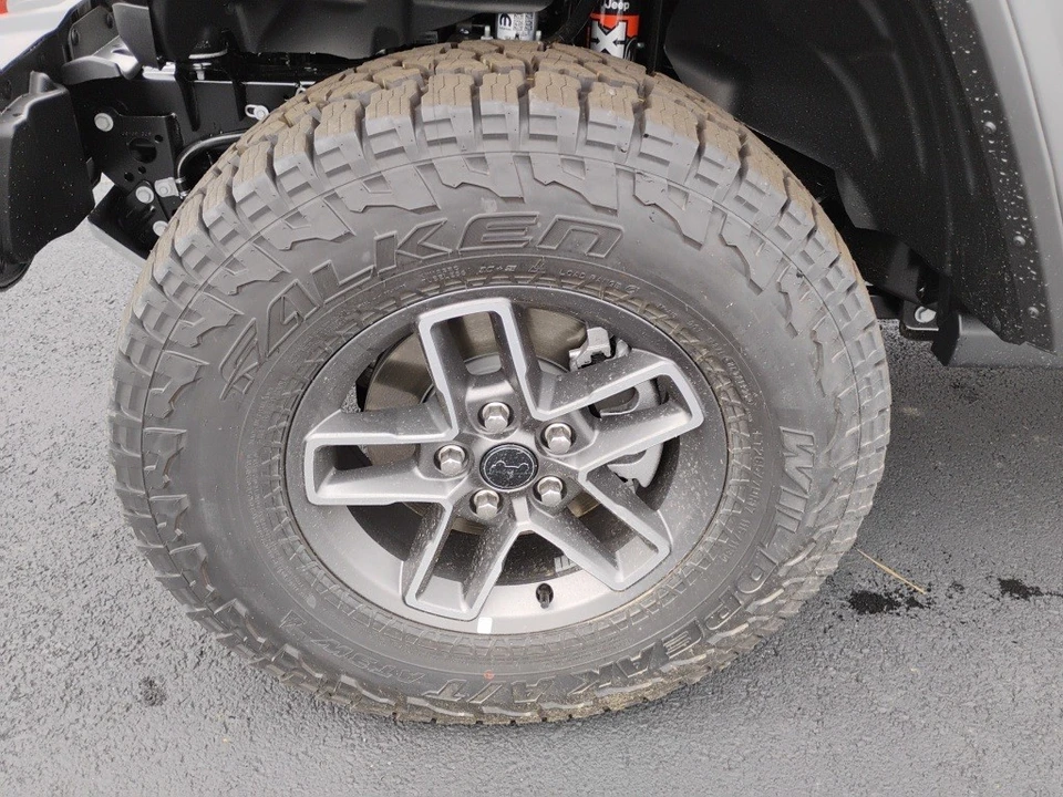 2025 Jeep JT Gladiator - Image 9 of 12