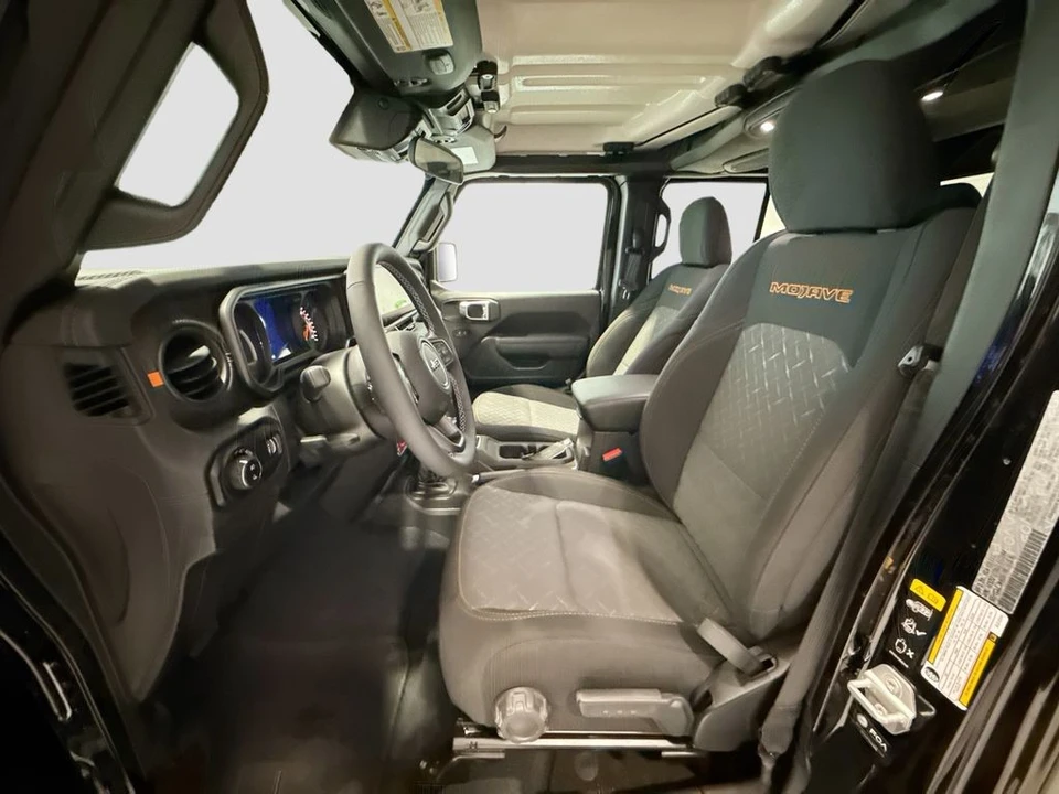 2025 Jeep JT Gladiator - Image 16 of 21