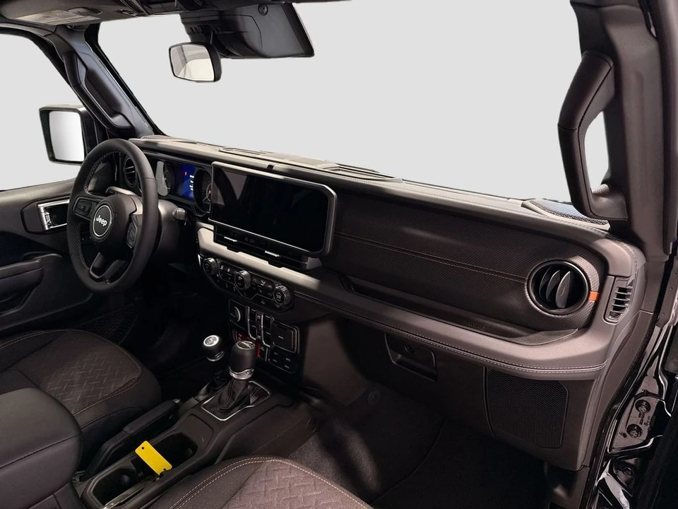 2025 Jeep JT Gladiator - Image 22 of 24