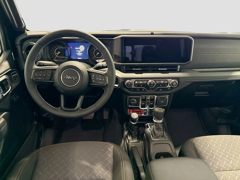 2025 Jeep JT Gladiator - Image 18 of 24