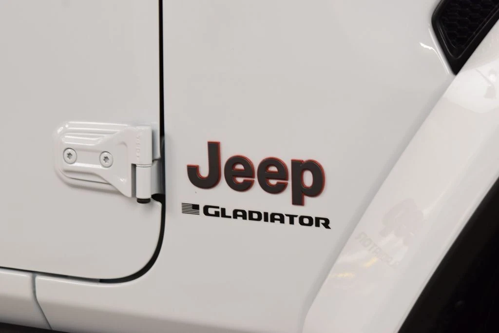 2025 Jeep JT Gladiator - Image 16 of 31