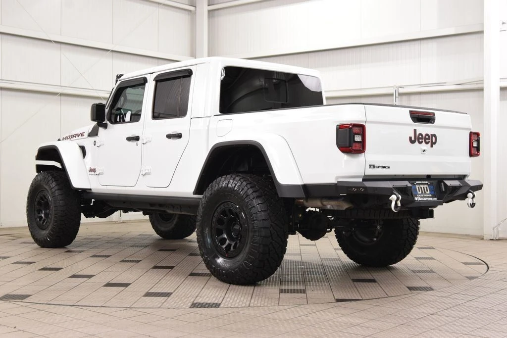 2025 Jeep JT Gladiator - Image 5 of 31