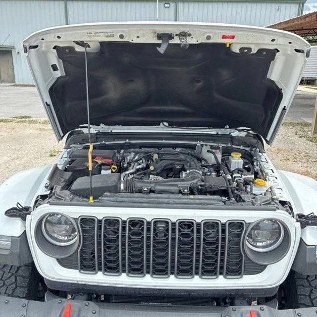 2025 Jeep JT Gladiator - Image 20 of 30
