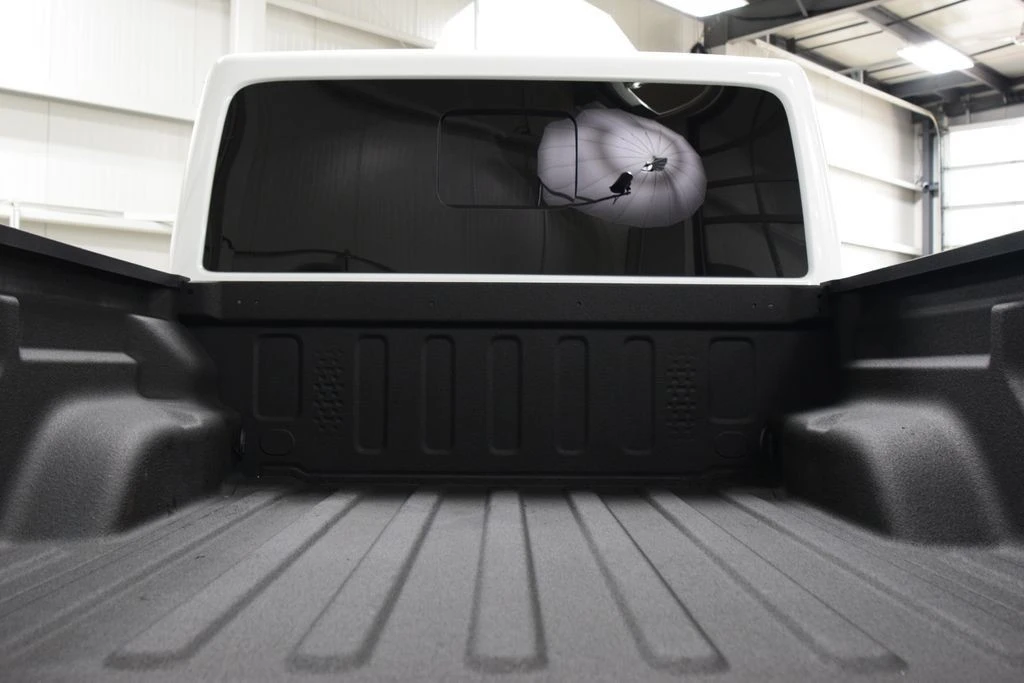 2025 Jeep JT Gladiator - Image 23 of 31