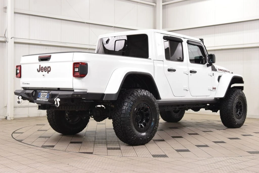 2025 Jeep JT Gladiator - Image 7 of 31