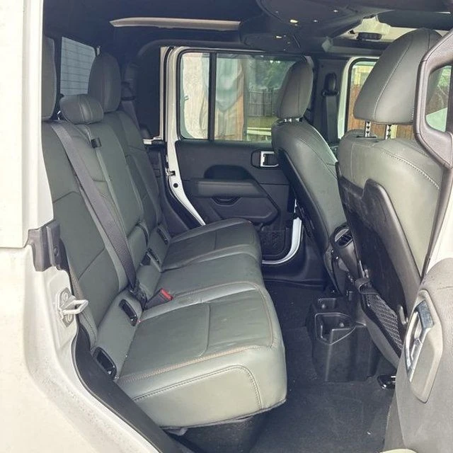 2025 Jeep JT Gladiator - Image 24 of 30