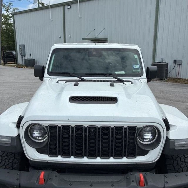 2025 Jeep JT Gladiator - Image 3 of 30