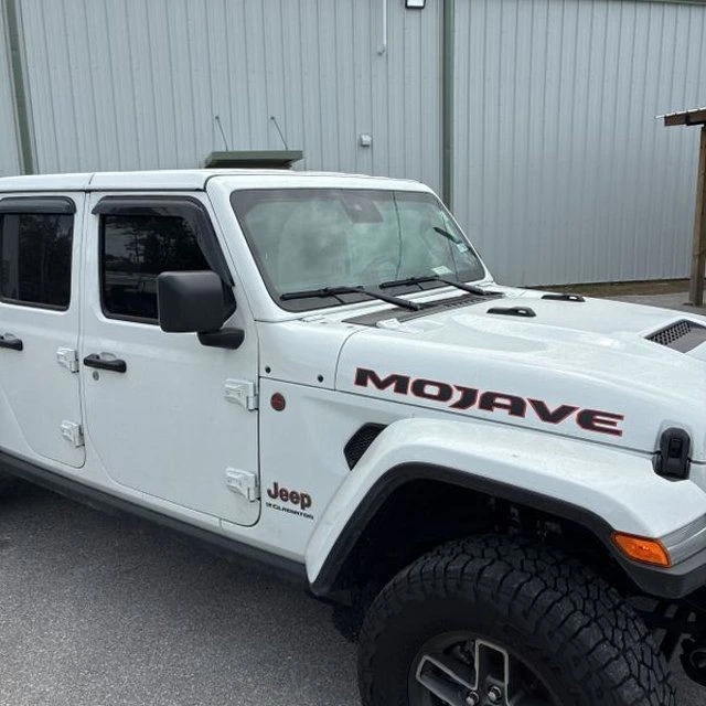 2025 Jeep JT Gladiator - Image 13 of 30