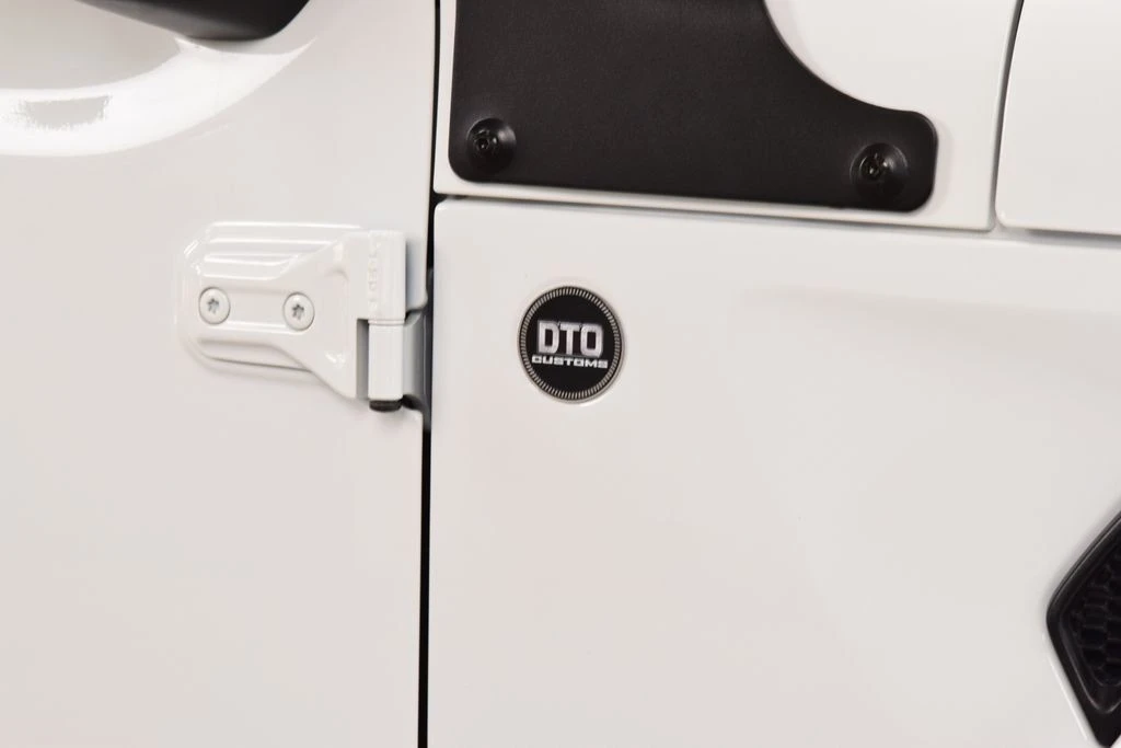 2025 Jeep JT Gladiator - Image 17 of 31
