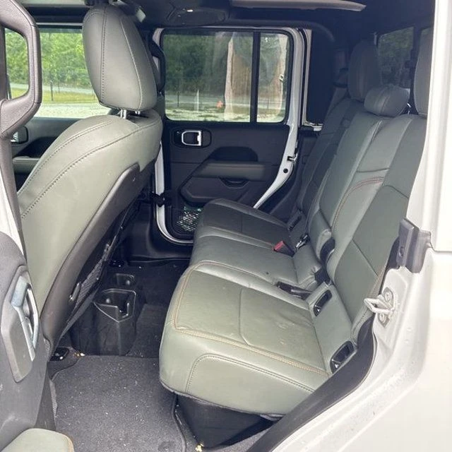 2025 Jeep JT Gladiator - Image 23 of 30