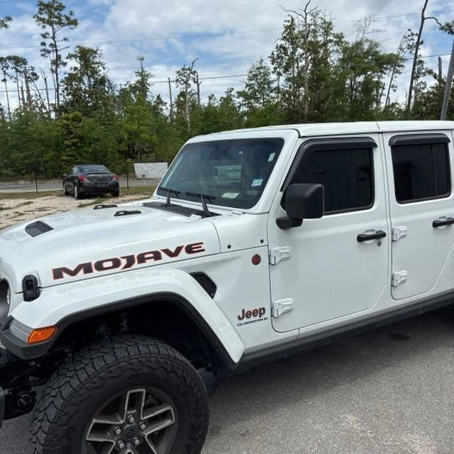 2025 Jeep JT Gladiator - Image 5 of 30