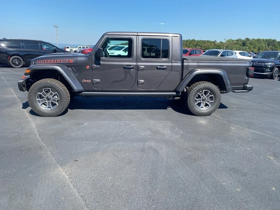 2025 Jeep JT Gladiator - Image 8 of 12