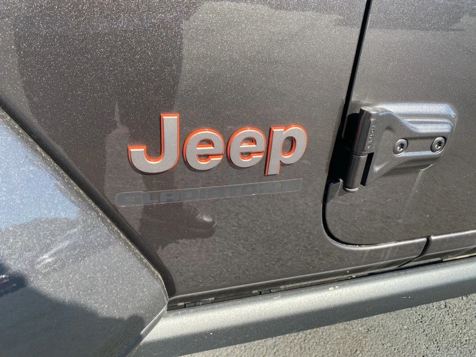 2025 Jeep JT Gladiator - Image 10 of 12
