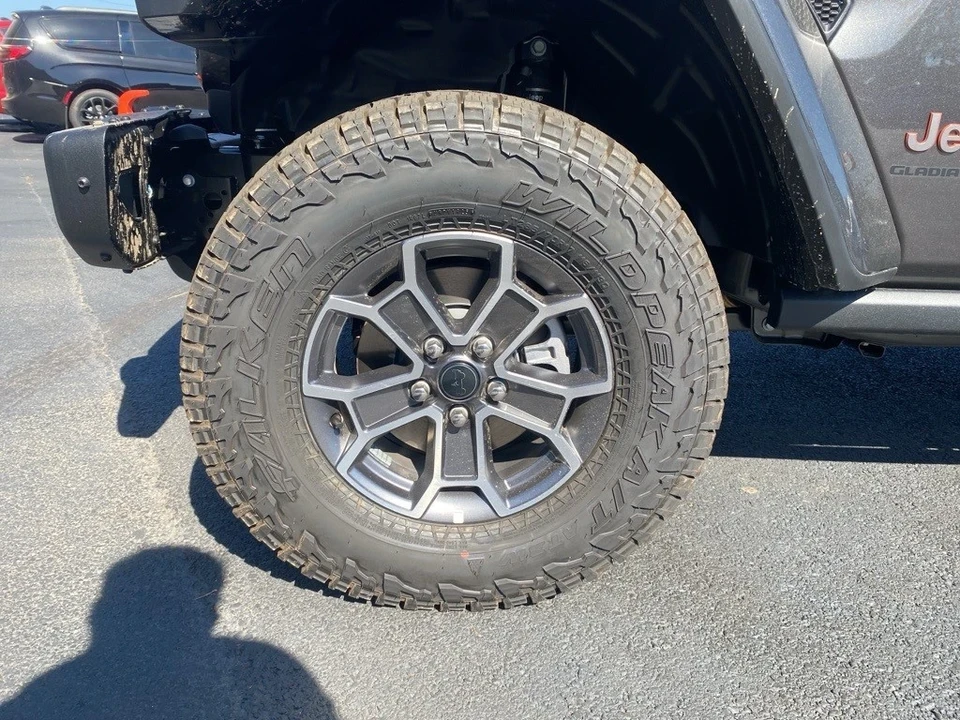 2025 Jeep JT Gladiator - Image 9 of 12