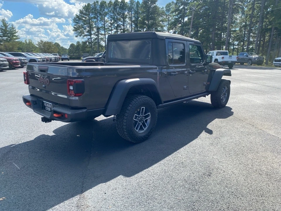 2025 Jeep JT Gladiator - Image 5 of 12