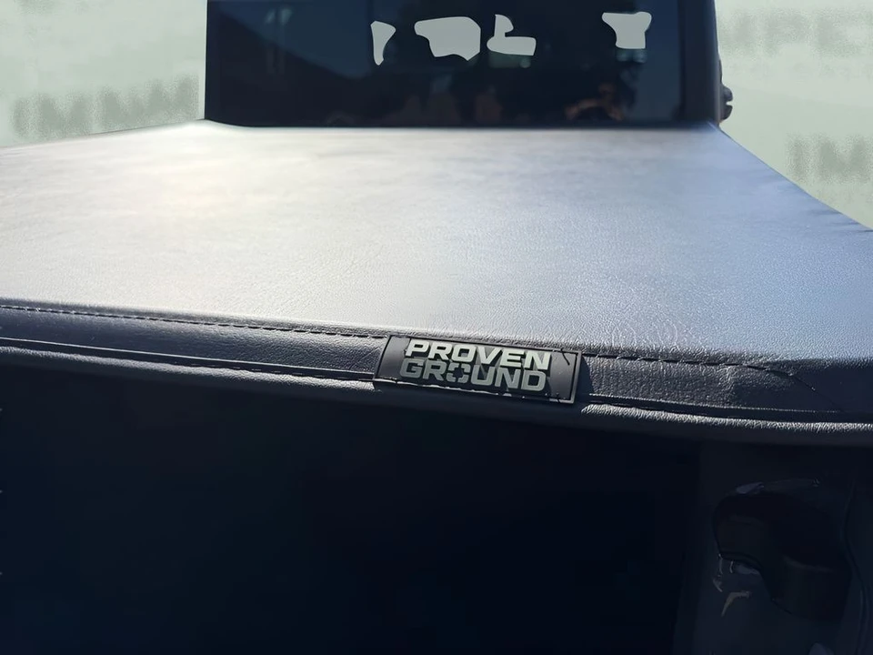 2025 Jeep JT Gladiator - Image 9 of 31