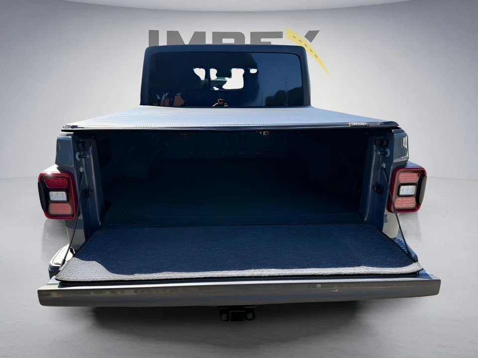 2025 Jeep JT Gladiator - Image 10 of 31