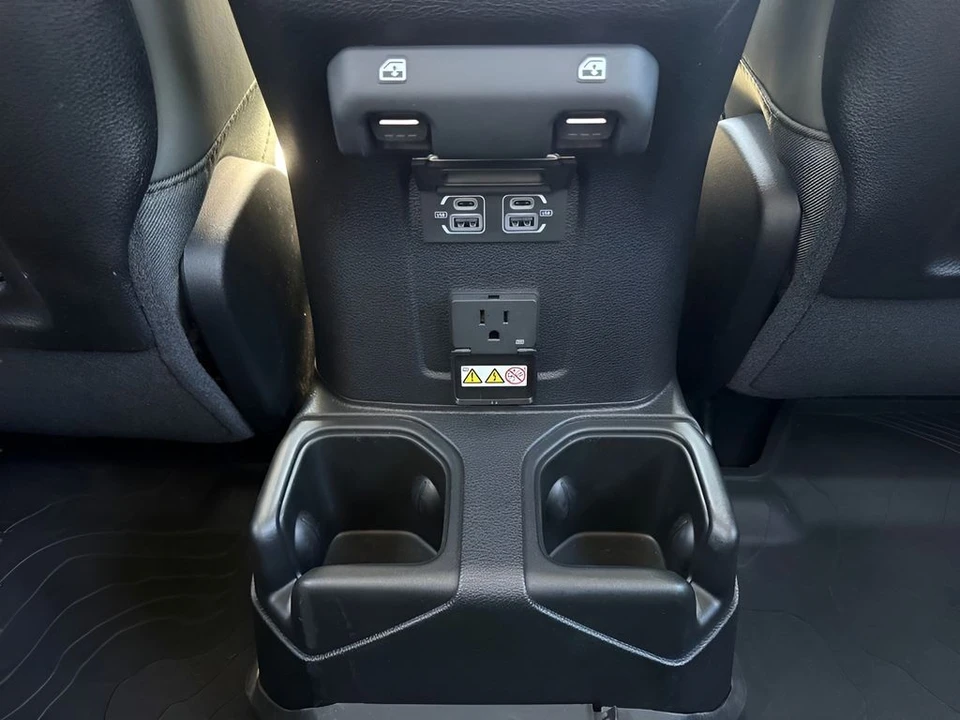 2025 Jeep JT Gladiator - Image 13 of 31
