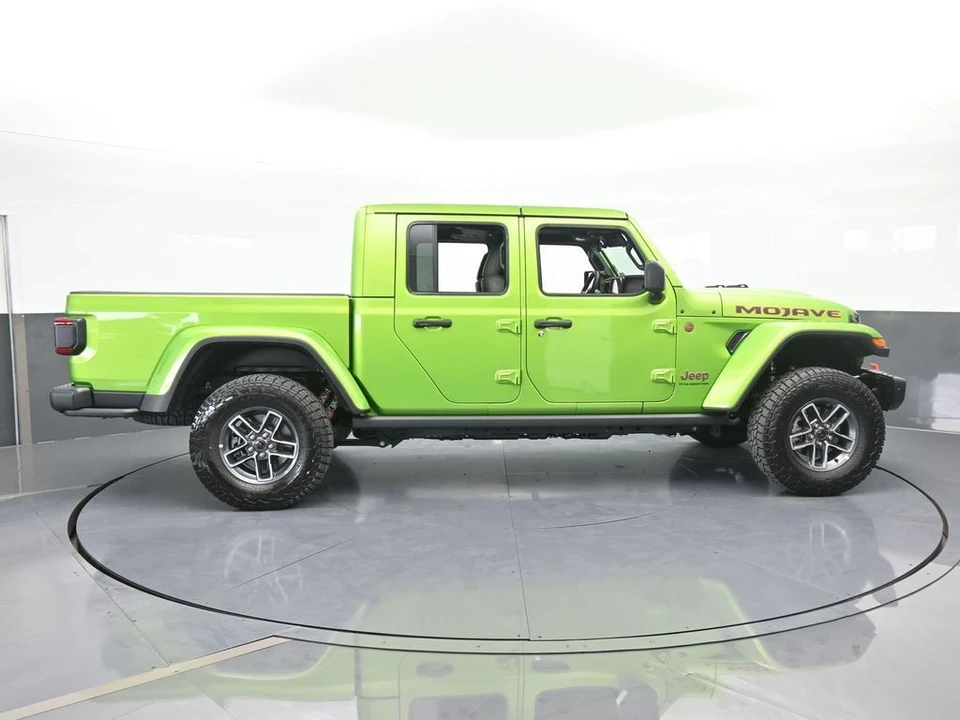 2025 Jeep JT Gladiator - Image 7 of 12