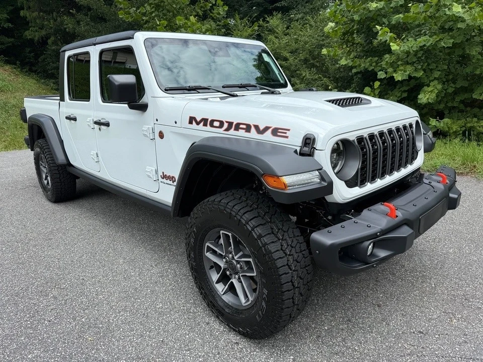 2025 Jeep JT Gladiator - Image 5 of 12
