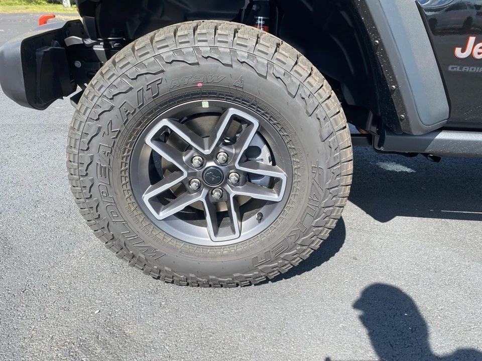 2025 Jeep JT Gladiator - Image 9 of 12