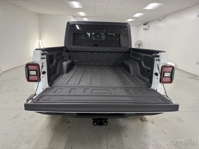 2025 Jeep JT Gladiator - Image 7 of 12