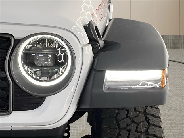 2025 Jeep JT Gladiator - Image 10 of 21